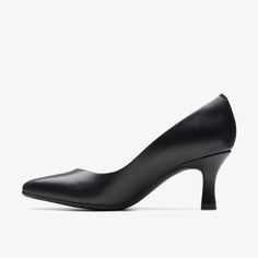 A sleek look for the office and beyond, our Kataleyna Rose court shoe blends premium fabrics with day-to-night comfort. Crafted leather uppers in smart black wrap the foot perfectly, while its pillow-soft footbed and super-grippy sole support your every step. Comfortable Office Shoes, Shoe Care Kit, Office Shoes, Black Wrap, Rose Black, Leather High Heels, Black Leather Shoes, Court Shoes, Sleek Look