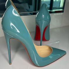 Never Worn! Size 40 So Kate Christian Louboutin In Brand New Condition. With Dust Bag And Spare Heel Taps. Beautiful Blue Color, Brand New, Never Worn. Luxury Light Blue High Heels, Designer Blue Pointed Toe Heels, Elegant Blue Patent Leather Heels, Designer Blue High Heel Shoes, Designer Blue High Heels, Luxury Fitted Blue Heels, Designer Blue Heels For Office, Luxury Blue Heels, Heel Taps