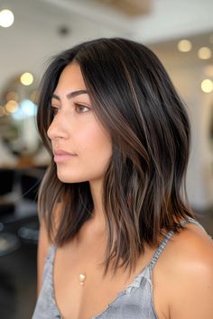 35 Shoulder Length Hairstyles For Straight Hair That Are Effortlessly Chic Collar Length Hair Straight, One Length Lob Straight, Soft Shoulder Length Hair, Straight Lob Hair, Shoulder Length Hair Side Part Straight, Long Angled Lob, Shoulder Length Haircut No Layers, Low Maintenance Mid Length Haircut, Dark Hair Lob Haircut