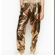 Victoria’s Secret Sport Cargo Pants Gold Metallic Large Nwt Trendy Fitted Victoria's Secret Bottoms, Trendy Fitted Bottoms By Victoria's Secret, Gold Bottoms With Pockets For Fall, Casual Fitted Gold Pants, Casual High Waist Gold Pants, Casual Gold High Waist Pants, Gold Fitted Casual Pants, Casual Stretch Gold Bottoms, Casual Stretch Gold Pants