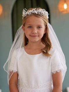 WIRE CROWN WITH VEIL Perfect for Communion! Beauty Style and Comfort! Crown With Veil, Communion Crown, Flower Crown Veil, First Communion Hairstyles, Wire Crown, Communion Hairstyles, Communion Veils, Crystal Crown, Crown Headband