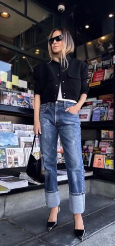 Fall Interview Outfit Casual, How To Wear Cuffed Jeans 2024, Casual Jean Work Outfits, Cuffed Jeans Outfit 2024, Black Jeans Jacket Outfit, Black And Denim Outfits, Cuffed Jeans Outfit, Casual Weekend Style, Weekend Style