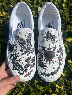 Hand painted vans that have a bit of a tattoo sleeve vibe  Perfect for your favorite tattoo enthusiast in your life! Vans Drawing On Shoes, Painted Vans Ideas, Vans Art, Converse Ideas, Custom Painted Vans, Vans Sneakers Men, Hand Painted Vans, Painted Boots, Vans Custom