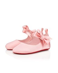 Crafted from Rosy pink satin crêpe, the charming Lou Babe ballet flat has elegant lines and a timeless style. This model embodies Maison Christian Louboutin's savoir-faire and features a round toe as well as a tone-on-tone bow on the side. This shoe has an elasticated strap on the vamp and pull-tab on the heel making i Pink Ballerina, Rosy Pink, The Vamps, Romper With Skirt, Ballet Flat, Pink Satin, Louboutin Shoes, Pull Tab, Nappa Leather