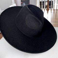 San Diego Hat Co. Black Hat Wide Brim Fedora. Never Been Worn. Current Southwest Style, Coachella, Western. One Size Black Hat For Fall, Black One Size Hats For Fall, Western Black Fedora Hat, Western Style Black Fedora Hat, Black Wide Brim Western Hat, Country Style Black Wide Brim Felt Hat, Black Fall Hats One Size, Black Wide Brim Felt Hat For Rodeo, Black Brimmed Western Fedora