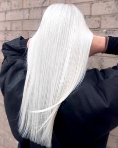 Wig Tutorials, 100 Hairstyles, Perfect Blonde Hair, Hair Foils, Icy Blonde Hair, Short Silver Hair, White Hair Color, White Blonde Hair