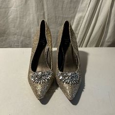 Journee Collection Silver& Gold Sparkle Pumps 3” Heels Various Sizes All Nwt Gold Court Shoes With 4-inch Heel For Evening, Glamorous Pointed Toe Shimmer Heels, Silver Court Shoes With 4-inch Heel For Evening, Silver Low Heel Court Shoes For Evening, Silver Court Shoes With Low Heel For Evening, Gold Heels With Pointed Toe For Party Season, Elegant Silver Court Shoes With 4-inch Heel, Holiday Gold Embellished Heels, Gold Wedding Shoes For Party Season With Round Toe