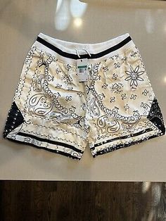 Premium Quality Air Jordan x Travis Scott Bandana Paisley Shorts Black White - Size XL - NEW, Men's Clothing Playboy Clothes, Air Jordan X Travis Scott, Paisley Shorts, Active Wear Shorts, Travis Scott, Shorts Black, Men's Clothing, Air Jordan, Fashion Clothes Women