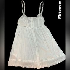 Urban White Dress Size Xs Euc, Never Worn Cotton Mini Sundress With Lace Trim, Cotton Sundress With Lace Trim And Mini Length, Casual Cotton Mini Dress With Lace Trim, Cute Summer Sundress With Lace Trim, Cute Sundress With Lace Trim For Summer, Cute Mini Sundress For Daywear, Cute Lace Trim Sundress For Summer, Casual Mini Dress By Urban Outfitters, Cute Summer Mini Dress For Daywear