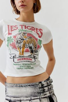 Le Tigres Baby Tee Short Sleeve Tops Casual, Y2k Shorts, Baby Graphic Tees, Basic T Shirts, Streetwear Aesthetic, Summer Crop Tops, Top Graphic Tees, Print Crop Tops, Tees For Women