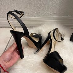 Gues Size 5 Black Chic Formal Sandals With Round Toe, Elegant Round Toe Heels For Date Night, Elegant Platform Sandals In Faux Leather, Elegant Faux Leather Platform Sandals, Fitted Faux Leather Sandals With Round Toe, Elegant Faux Leather High Heel Sandals, Elegant Round Toe Sandals For Date Night, Elegant High Heel Faux Leather Sandals, Classic Black Round Toe Sandals