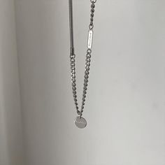 fb-feed Trendy Silver Charm Necklace With Round Pendant, Trendy Silver Round Charm Necklaces, Minimalist Metal Charm Necklace With Chain, Minimalist Round Charm Necklaces With Chain, Minimalist Round Charm Necklace With Chain, Minimalist Metal Clavicle Chain Charm Necklace, Modern Silver Clavicle Chain Necklace, Minimalist Metal Charm Necklace With Adjustable Chain, Minimalist Alloy Chain Necklace