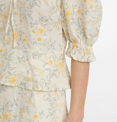 $198 Polo Ralph Lauren Women Cassie Floral Linen Peplum Blouse Yellow Vine FL 4  | eBay Fitted Puff Sleeve Top For Spring Daywear, Vintage Puff Sleeve Top For Spring, Floral Print Puff Sleeve Tops For Daywear, Casual Peplum Blouse With Ruffle Hem, Spring Brunch Peplum Top, Floral Print Short Sleeve Peplum Top For Spring, Fitted Peplum Blouse With Ruffle Hem, Spring Peplum Puff Sleeve Top, Casual Fitted Floral Print Peplum Top