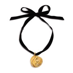 Rosette Pendant Necklace | Gold Elegant Evening Gown, Neckline Details, Suede Jewelry, Velvet Choker Necklaces, Jewelry Board, Black Choker Necklace, Gold Vermeil Jewelry, Pendant Necklace Gold, Perfume Gift Sets