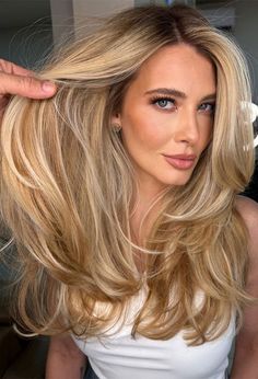 Golden Beige Blonde Hair Balayage, Golden Blonde Hair With Shadow Roots, All Over Golden Blonde Hair Color, Rooty Golden Blonde Hair, Golden Blonde Hair With Dark Roots Balayage, Butter Blonde Balayage Dark Roots, Golden Blonde Dimensional Hair, Bright Spring Blonde Hair, Warm Buttery Blonde Hair