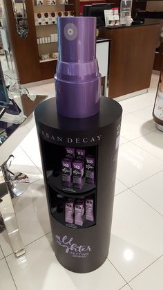 Urban Decay bottle display Beauty Product Display, Closet Makeup Room, Retail Wall Displays, Fragrance Display, Fashion Window Display, Window Display Retail, Makeup Display, Beauty Salon Decor