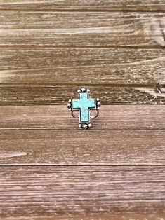 😍WESTERN CROSS CUFF RING😍 👉Burnished Silver 👉Adjustable Cuff Ring 👉Alloy Material 👉Nickel & Lead Free Western Sterling Silver Rings, Turquoise Rings Western, Western Jewelry Rings, Western Jewerly, Turquoise Cowgirl, Western Fashion Jewelry, Rodeo Jewelry, Western Rings, Country Things