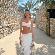 Ibiza Party, Rock Aesthetic, Summer Bikinis, Feminine Aesthetic, Beach Poses, Instagram Photo Inspiration, Aesthetic Summer, Basic Outfits, Holiday Outfits