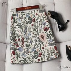 Lasaky - Chic High-Waisted Floral Jacquard Midi Skirt with Retro Design Aesthetic Split Hem Floral Jacquard Skirt, Jacqard Skirt, Jacquard Midi Skirt, Midi Skirt Casual, Shorts Skirt, Jacquard Skirt, Flower Skirt, Floral Mini Skirt, England Fashion