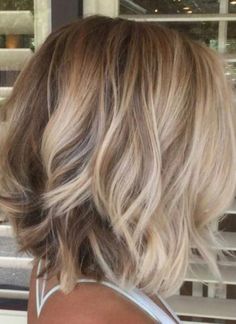 Medium Length Wavy Hair, Hair Color Caramel, Caramel Hair, Hair Shades, Hair Color Balayage, Hair Envy, Hair Color Trends