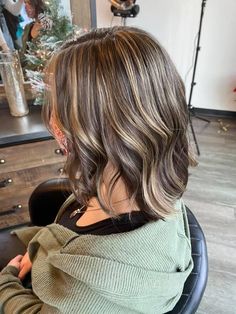 Blonde Highlights On Dark Hair Short, Dark Hair Short, Hair Inspiration Brunette, School Haircut, Highlights On Dark Hair, Fantastic Hairstyles, Blond Highlights, Fav Hairstyles