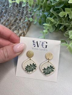 These earrings are handmade and might have slight imperfections. Succulent Earrings, Flower Dangle Earrings, Unique Flower, Earrings Unique, Green Leaf, Polymer Clay Earrings, Clay Earrings, Earrings Handmade, Succulent