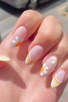 #Springnails #Aprilnails #chicnails ducts Used- #RachelsBeauty #nailart #NailInspo #TheGelBottle #ScratchMagazine #NavyProTools #Missguided #TheSoleWomens #Sundaysets #NailItDaily #NailItMag #prettylittlething #isawitfirst #asos #NailitMagazine #SpringNails #summernails #swirlnails #frenchnails #gelnails #nails2024 #TheSalonMagUK #autumnalnails #houseoftgb #autumnnails #blueberrynails Aethstetic Nails, Flower Tip Nails, Tangled Nails, Simple Flower Nail Designs, Cute Flower Nails, Summer Floral Nails, It Nail Art, Summer Flower Nails, Floral Nail Art Designs