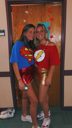 Preppy Superhero Costume, Cute Bestie Duo Halloween Costumes, Pinterest Duo Halloween Costumes, Cute Halloween Costumes Superhero, Best Friend Superhero Costumes, Duo Simple Costumes, Cute Halloween Duo Ideas, Best Duos Costumes, Halloween Costumes For Dues