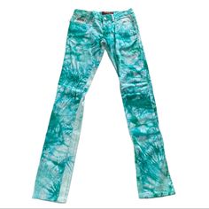 Ling’s Made In Usa “Jungle Jeans” Green White Palm Trees Tie-Dye Wash Denim Silky Soft Mid-Rise (8.5”) Straight Leg Stretch Women’s Jeans Jeggings Legging Size 0 (28” Waist By My Measurement) With An Inseam Of 31”. These Jeans Are New With Tags And Super Cool! Winter Tights, Usa Jeans, Womens Jeggings, Tie Dye Denim, Warm Leggings, American Eagle Jeggings, Black Denim Jeans, Denim Leggings, White Tie