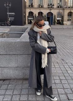 Scarf And Coat Outfit, Grey Coat Winter Outfit, Grey Coat Aesthetic, Coat Scarf Outfit, Grey Winter Coat Outfit, Grey Long Coat Outfit, Scarf With Coat, Longline Coat Outfits, Grey Coat Outfit Winter