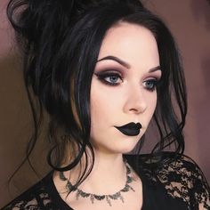 Maquillage Goth, Goth Makeup Looks, Goth Eye Makeup, Goth Outfit, Easter Makeup, Alt Makeup, Goth Glam, Alternative Makeup