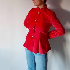 With this advanced-level digital Sewing Pattern, you can sew a sleek Hourglass shaped Blazer with Stand Collar. The Jacket features a slim fit silhouette, has a single-breasted button fastening closure, and is fully lined. Making it with fine fabrics, it is ideal for ceremonies and receptions. In denim or corduroy, combined with a pair of jeans, it's perfect for casual outings. This garment is sure to stand out. Slim Fit Outerwear With Buttons For Office, Slim Fit Office Outerwear With Buttons, Slim Fit Blazer With Button Closure, Fitted Blazer With Stand Collar, Fitted Outerwear With Stand Collar And Buttons, Fitted Blazer With Stand Collar For Work, Fitted Long Sleeve Blazer With Buttons, Fitted Stand Collar Blazer For Work, Fitted Outerwear With Buttons And Lapel Collar