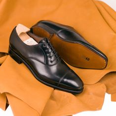 Our cap toe Oxfords 80386 in black Shell Cordovan from @horweenleather. Featuring a Rendenbach jr. sole in a refined Goodyear welt construction. Black Menswear, Cordovan Shoes, Shoes Wallpaper, Shoes For School, Shoes Illustration, Pretty Shoes Sneakers, Disney Shoes, Best Shoes For Men, Stunning Shoes