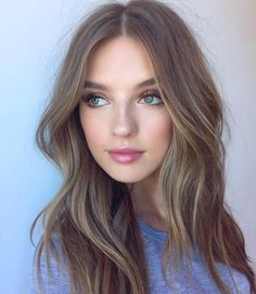 2018 Hairstyles, Pale Skin Hair Color, Hair Color For Fair Skin, Brunette Ombre, Dark Blonde Hair Color, Ash Brown Hair, Dark Blonde Hair, Long Brown Hair, Brown Blonde Hair