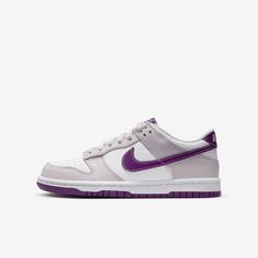 Designed for basketball but adopted by skaters, the Nike Dunk Low helped define sneaker culture. Now this mid-'80s icon is an easy score for your closet. With ankle padding and durable rubber traction, these are a slam dunk whether you're learning to skate or getting ready for school. Nike Dunks Low Purple, Nike Dunks Mid, Nike Dunks White, Womens Nike Dunks, Nike Dunks Women, Nike Dunks Outfit Woman, Nike Sb Women, Zapatos Aesthetic, Fancy Sneakers