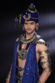 Porus King, Aladdin Costume, Indian Men Fashion, Indian Man, Fashion Mask, Fantasy Costumes, Mode Inspiration, Traditional Outfits, Festival Captain Hat