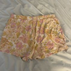 Flower Brand New Z Supply Shorts Spring Cotton Pink Pajama Shorts, Pink Cotton Pajama Shorts For Spring, Playful Pink Bottoms With Pockets, Playful Floral Print Summer Bottoms, Summer Playful Floral Print Bottoms, Playful Pink Shorts With Pockets, Cute Pink Bottoms With Pockets, Pink Cotton Summer Shorts, Pink Vacation Shorts With Pockets