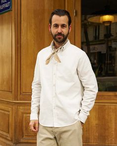 The james oxford shirt here in white with its american collar is a men's wardrobe essential. the oxford shirt is made from a textured fabric that is both durable and comfortable reminiscent of the american style of the 60s. an easy piece to wear as you wish: wide open rolled up sleeves or unbuttoned collar for a nonchalant look. we have developed 5 pretty colors in pastel shades and 24 size and length combinations so you can find your ideal oxford shirt.    - oxford in 100% cotton sourced in por White Cotton Dress Shirt For Everyday, Everyday White Cotton Dress Shirt, White Cotton Dress Shirt With Fold-down Collar, Casual White Dress Shirt For Everyday, Casual White Shirt With Fold Down Collar, Mens Wardrobe Essentials, Rolled Up Sleeves, The James, Pretty Colors