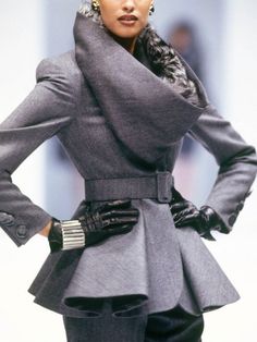 Buy Inexpensive Jackets at Stylewe online store, SPU: 11OJA9T3432, Color: Gray, Accessories:Scarf, Waistlines:High Waist. Grey Coat, Elegantes Outfit, Mode Vintage, Mode Inspiration, Mode Style, Look Chic, Mode Outfits, Look Fashion, Passion For Fashion