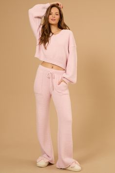 These teddy lounge pants are incredibly soft and cozy, featuring pockets and a drawstring for a comfortable fit. White Dress Skirt, Pink Closet, Christmas Skirt, Skirts With Boots, Lounge Top, Pink Outfits, Altar'd State, Lounge Pants, Dress With Boots