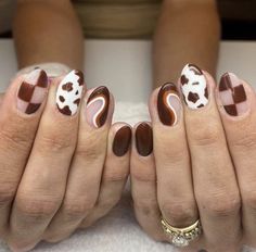 Brown Nail Designs, Checkered Nails, Brown Nail, Brown Nails Design, Cow Nails, Retro Nails, Cute Simple Nails, Cute Nails For Fall, Sweater Nails