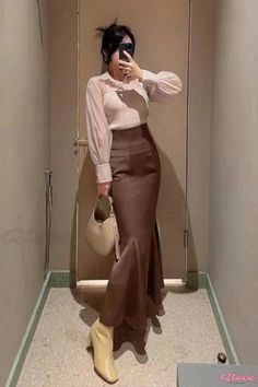 Qteee - High-Waisted Irregularly Tailored Fish Tail Midi Skirt Mermaid Midi Skirt, Fishtail Skirt, Half Skirt, Irregular Hem, Mermaid Skirt, Types Of Skirts, Leather Skirt, Midi Skirt, Womens Skirt