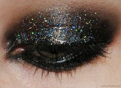 Glittery Eyeshadow, Everyday Makeup Tutorials, Makeup Tattoos, Makeup Makeover, Smokey Eyes, Glitter Eyes