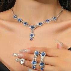 Elegant Silver Plated Dainty Flower Design With Inlaid Shining Rhinestone, Perfect For Daily Outfits And Party Accessories Blue Crystals Stones, Blue Crystal Necklace, Crystal Design, Crystal Stones, Royal Jewelry, Fabulous Jewelry, Blue Necklace, Exquisite Jewelry, Party Accessories