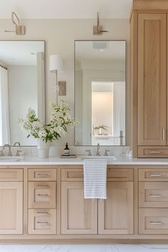 Bathroom Inspiration Scandinavian Master Bath, Calm Bathroom Ideas, Unique Wall Decor Ideas Creative, Unique Wall Decor Ideas, White Oak Bathroom, Bathroom Decor Black, Oak Bathroom Vanity, New House Bathroom, Oak Bathroom