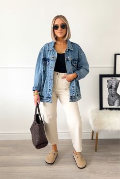 Spring Elegance 2024: Style Guide for Midsize Women Trendy Tourist Outfit, Mom Cool Outfits, Denim Teacher Outfit, Fall Bridal Outfits Casual, Dark Jeans Summer Outfit, Minimal Women Fashion, Weekend Casual Outfits Fall, Sports Work Outfit, Laundry Day Outfit Ideas