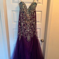 Incredible Heavy Beaded Ball Gown. Chest Was Altered To Fit Size 18 / 40d Chest. Drags Floor On 5’10” In Bare Feet. Would Be A Fabulous Quinceaera Or Pageant Dress. Paid $500 For It Then Had To Alter. Mac Duggal Dresses, Pageant Dress, Mac Duggal, Size 20, Ball Gowns, Prom, Prom Dresses, The Incredibles, Womens Dresses