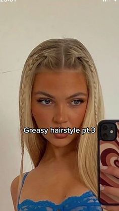 Lust auf einen neuen LookWir verraten dirwelche coolen Frisuren-Trends für kurzemittellange und lange Haare in diesem Jahr über das grösste Trendpotential verfügenWähle deinen Favoriten und ab... Little Braid Hairstyles, Cute Rave Hairstyles, Ultra Festival Outfit, Simple Festival Hair, Going Out Hairstyles Night Club, Bid Day Hairstyles, Picnic Hairstyles, Gameday Hairstyles, Peinado Aesthetic