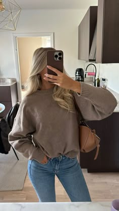 Mid Twenties Outfits Women, New Clothes Aesthetic, Fall Outfits Chic, Outfits Crewneck, Watch Free Movies, Autumn Fits, Fall 24, Stockholm Fashion, Winter Fits