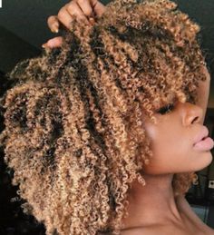 Afro Style, Blonde Curls, Dyed Natural Hair, Pelo Afro, Natural Hair Beauty, Custom Dress, Beautiful Curls, Coily Hair, Natural Hair Inspiration